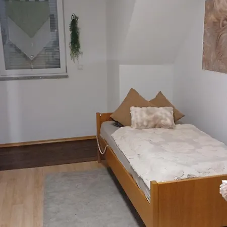 Großzügige Fewo, 2 Schlafzimmer&2 Küchen Crailsheim